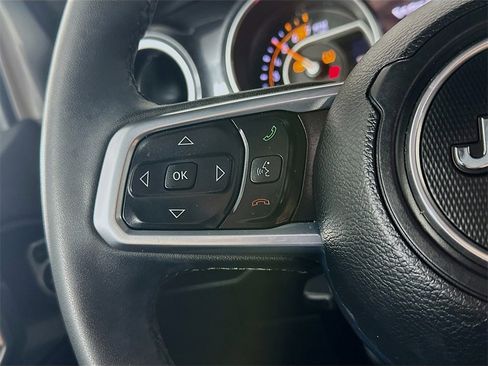 Used 2023 Jeep Wrangler Altitude image 25