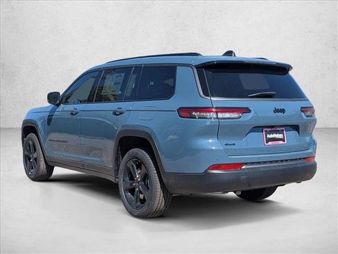 New 2026 Jeep Grand Cherokee L Limited w/ Limited Altitude Package AWD/4WD image 9