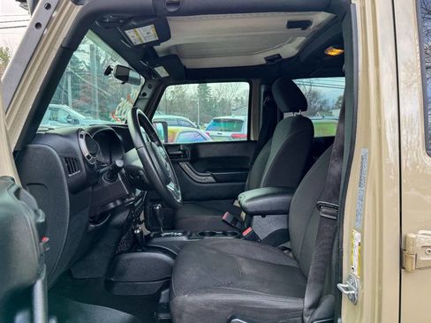 Used 2017 Jeep Wrangler Unlimited Sport w/ Connectivity Group image 20