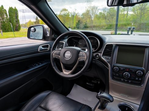 Used 2015 Jeep Grand Cherokee Limited w/ Luxury Group II AWD/4WD image 26