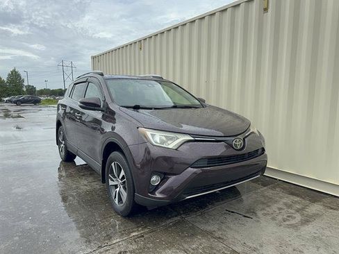 Used 2017 Toyota RAV4 XLE FWD image 1