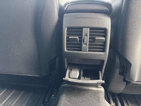 Used 2019 Mercedes-Benz CLA 250 image 16