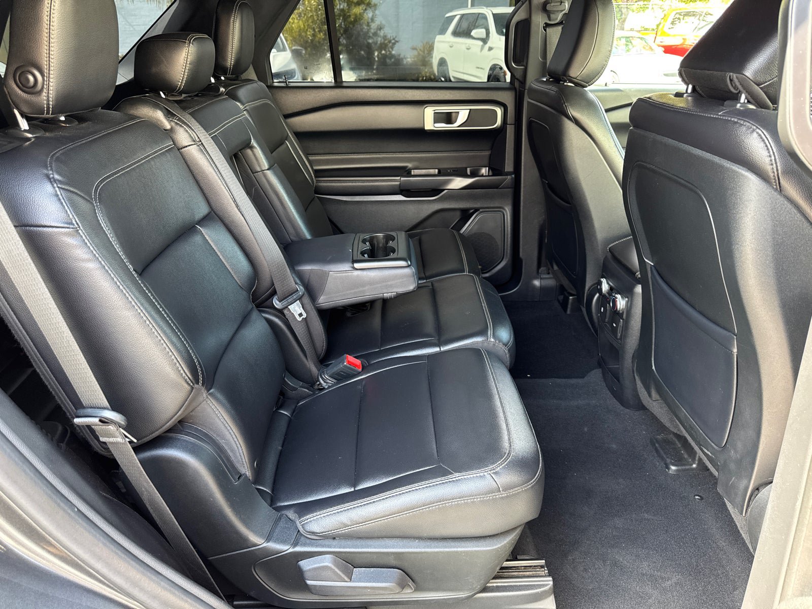 Used 2020 Ford Explorer XLT w/ Equipment Group 202A RWD image 19