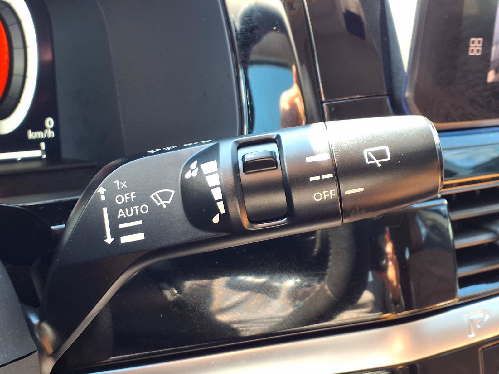 Used 2026 Nissan Pathfinder Platinum AWD/4WD image 27