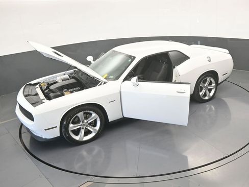 Used 2018 Dodge Challenger R/T image 59