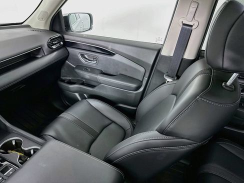 Used 2025 Honda Pilot Touring image 26