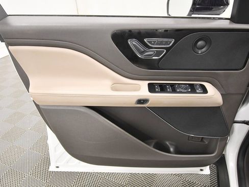 Used 2022 Lincoln Aviator Reserve w/ Equipment Group 201A image 13