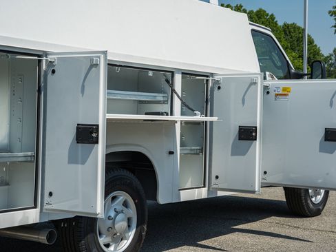 New 2026 Ford E-350 and Econoline 350 Super Duty w/ Power Equipment Group RWD image 22