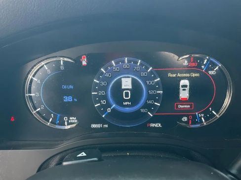 Used 2019 Cadillac Escalade 2WD w/ LPO, Radiant Package image 4