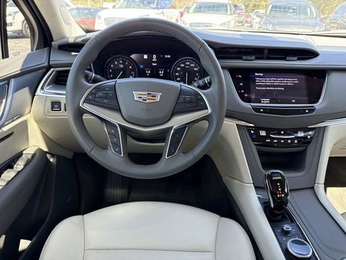 Certified 2023 Cadillac XT5 Premium Luxury w/ Technology Package image 17
