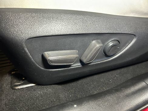 Used 2021 Toyota RAV4 XLE Premium AWD/4WD image 24