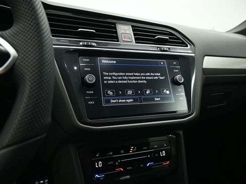 Used 2024 Volkswagen Tiguan SE R-Line image 15