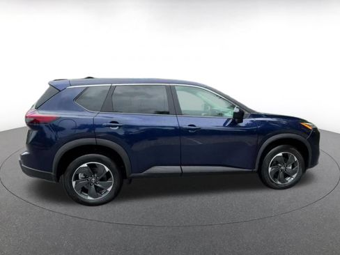 Used 2025 Nissan Rogue SV AWD/4WD image 13