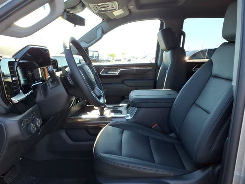 Used 2026 Chevrolet Silverado 1500 LT Trail Boss w/ LT Trail Boss Premium Package AWD/4WD image 14