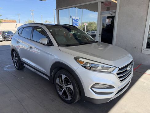Used 2017 Hyundai Tucson Value FWD image 2