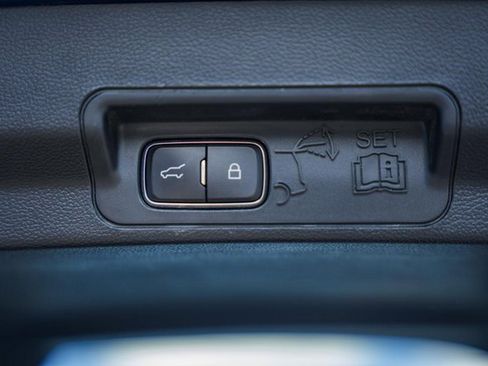 Used 2020 Ford Explorer Limited image 15