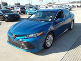 Used 2019 Toyota Camry LE image 3