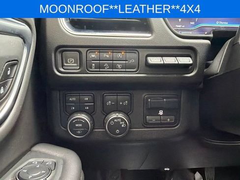 Used 2022 Chevrolet Suburban High Country AWD/4WD image 33