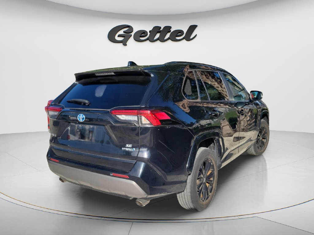 Used 2022 Toyota RAV4 SE w/ Convenience Package AWD/4WD image 3