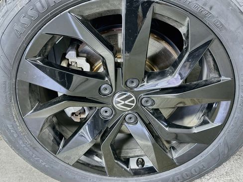 Used 2022 Volkswagen Taos SE FWD image 29