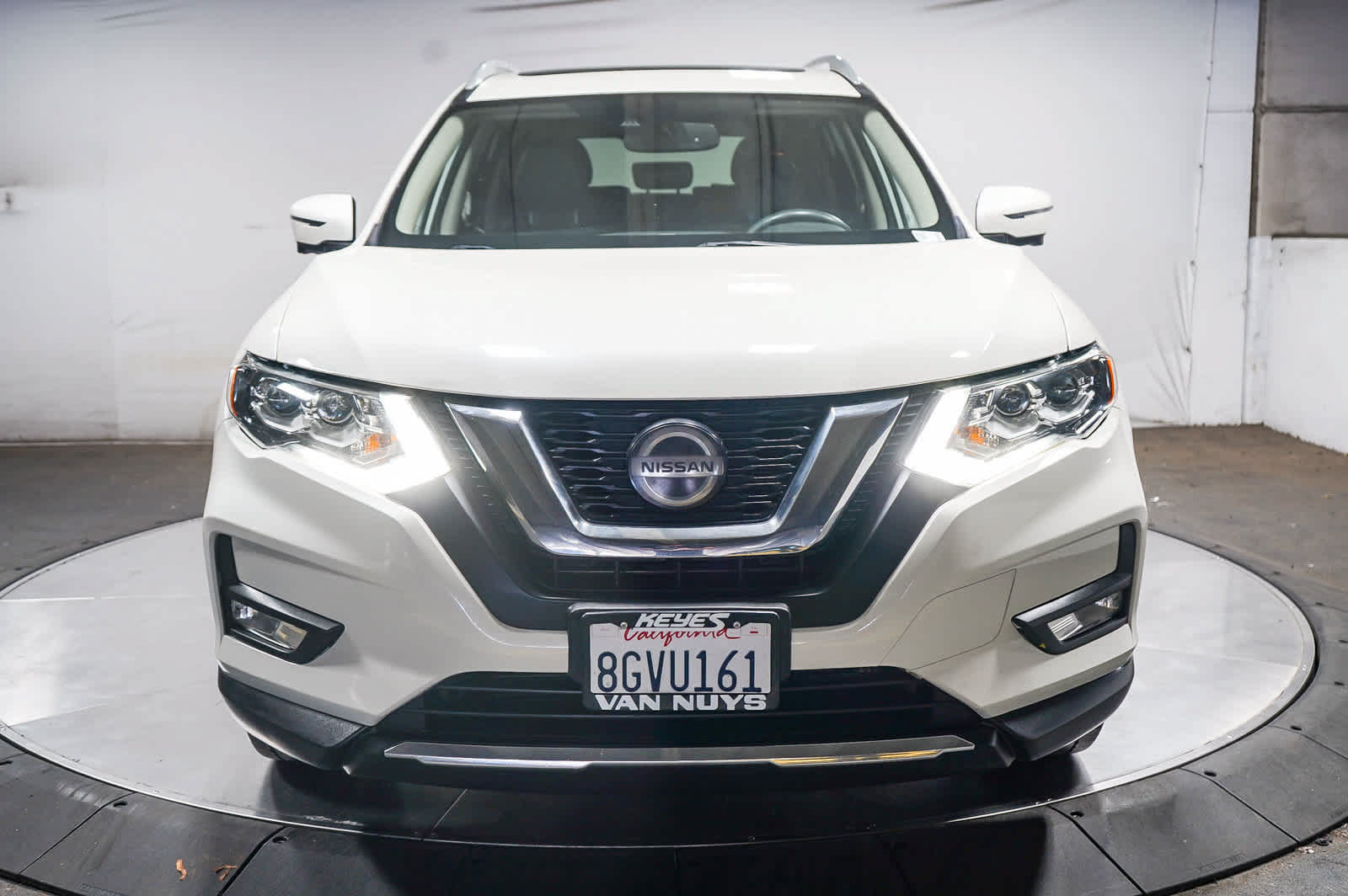 Used 2019 Nissan Rogue SL w/ Premium Package FWD image 2