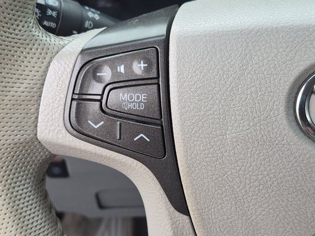 Used 2014 Toyota Sienna XLE FWD image 25