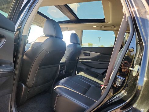 Used 2020 Nissan Murano SV w/ Premium Package AWD/4WD image 10