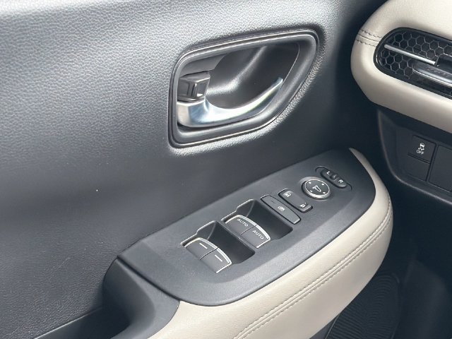 Used 2025 Honda HR-V EX-L image 24