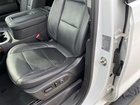 Used 2019 Chevrolet Silverado 1500 RST AWD/4WD image 17
