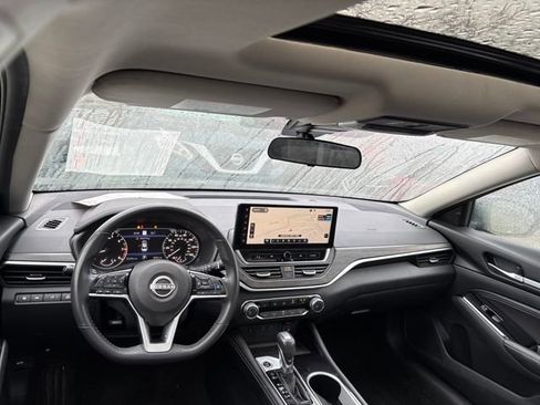 Certified 2023 Nissan Altima 2.5 SV w/ SV Premium Package image 11