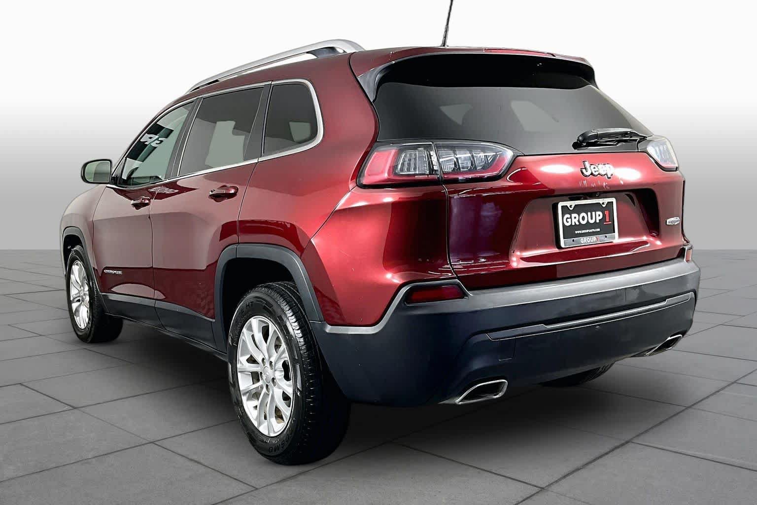 Used 2019 Jeep Cherokee Latitude w/ Popular Appearance Group FWD image 11