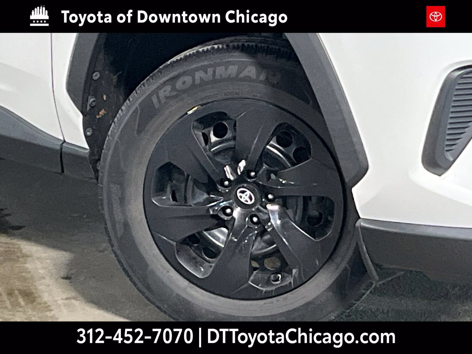Used 2021 Toyota RAV4 LE AWD/4WD image 2