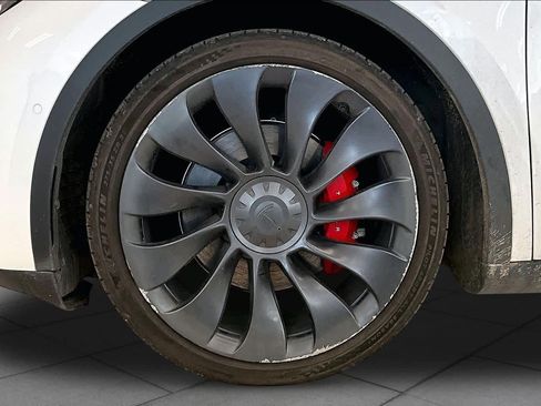 Used 2022 Tesla Model Y Performance AWD/4WD image 9
