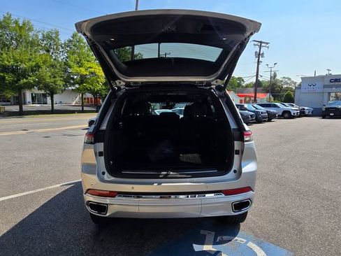 Used 2023 Jeep Grand Cherokee Overland w/ Advanced Protech Group III AWD/4WD image 38