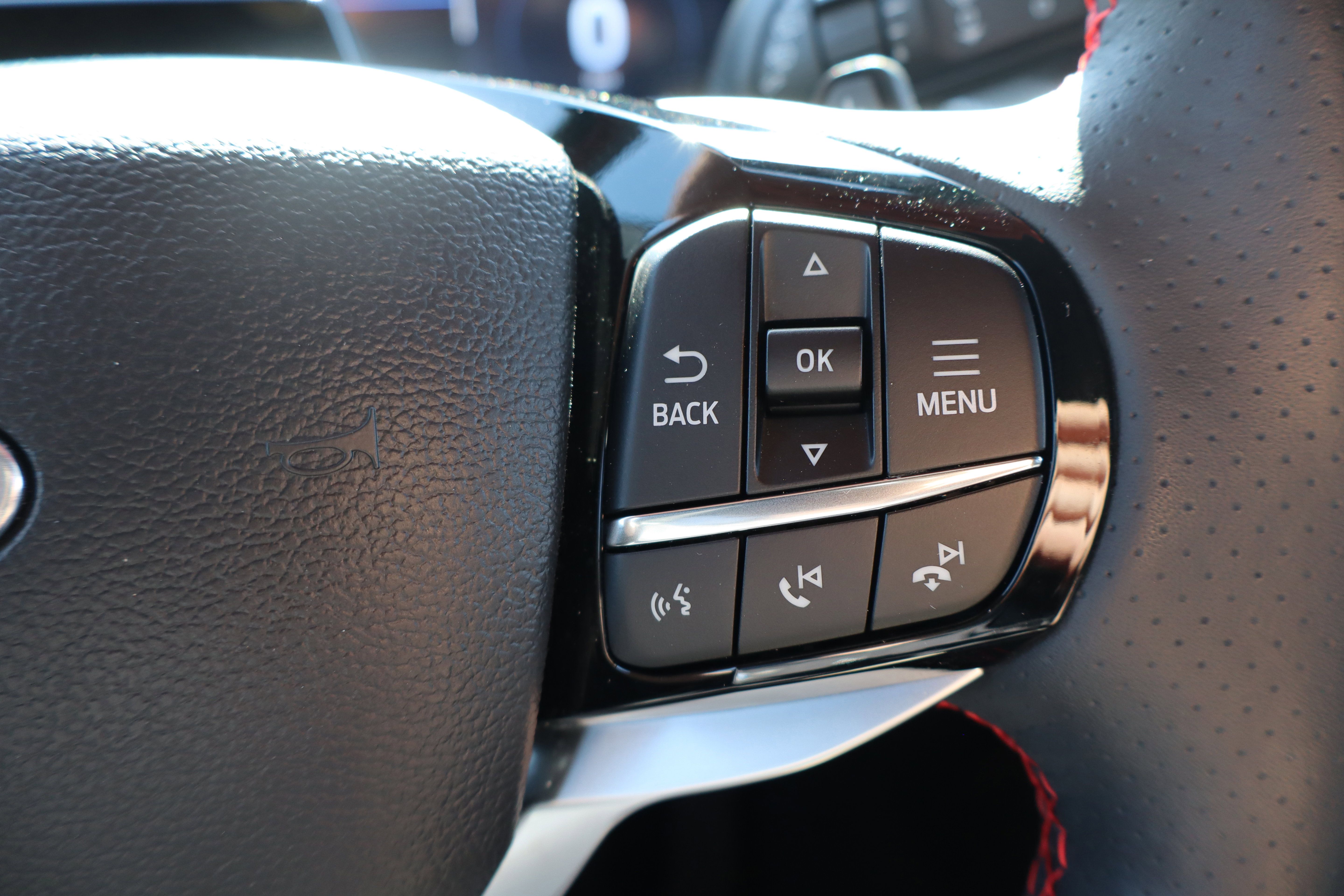 Used 2025 Ford Explorer ST AWD/4WD image 19