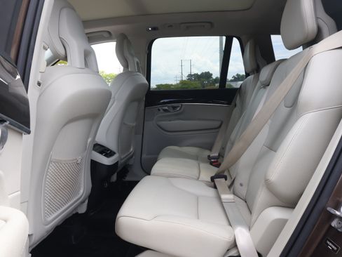 Used 2017 Volvo XC90 T6 Momentum w/ Vision Package AWD/4WD image 14