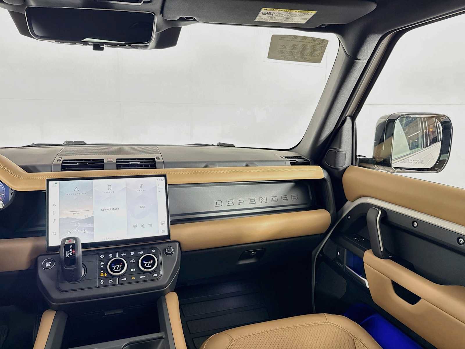 New 2026 Land Rover Defender 110 X-Dynamic SE AWD/4WD image 32