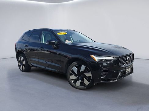 Used 2025 Volvo XC60 T8 Plus w/ Protection Package Premier image 2