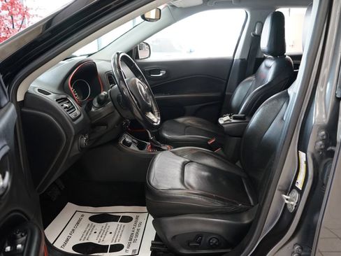 Used 2018 Jeep Compass Trailhawk w/ Leather Interior Group AWD/4WD image 25
