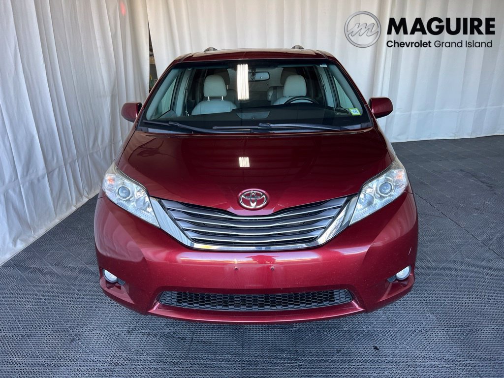 Used 2017 Toyota Sienna XLE FWD image 31