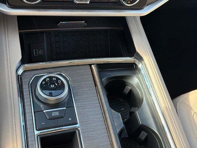 Used 2024 Ford Expedition Limited RWD image 21