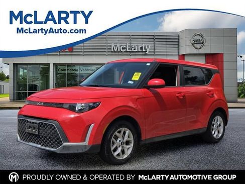 Used 2023 Kia Soul LX w/ LX Technology Package FWD image 1