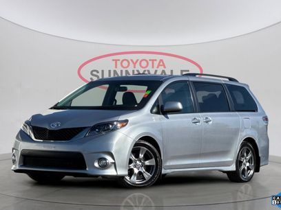 Used 2017 Toyota Sienna SE Premium