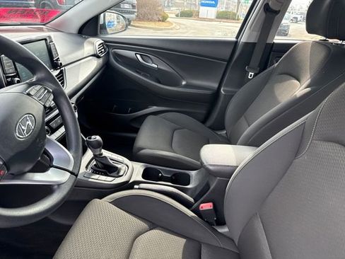 Used 2018 Hyundai Elantra GT image 13