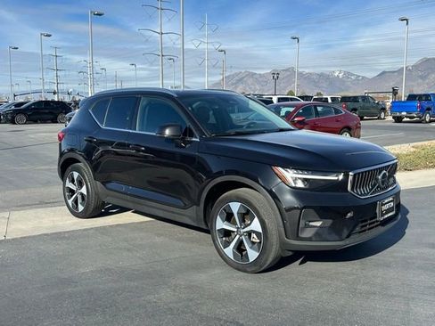 Used 2024 Volvo XC40 B5 Plus AWD/4WD image 27