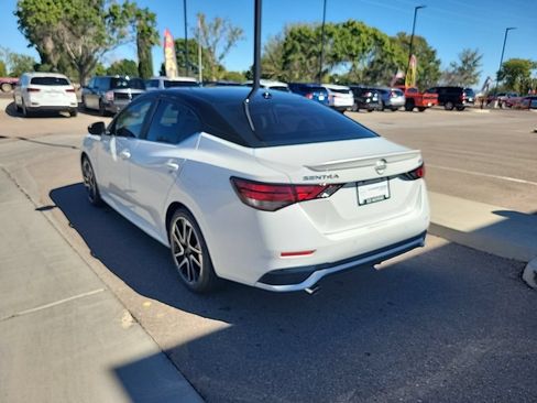 New 2025 Nissan Sentra SR w/ SR Premium Package FWD image 5