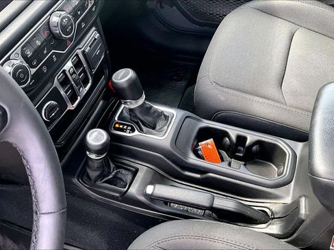 Used 2023 Jeep Gladiator Sport AWD/4WD image 15