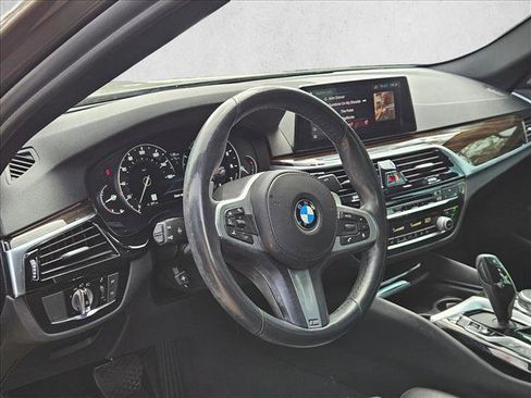 Used 2019 BMW 540i image 10