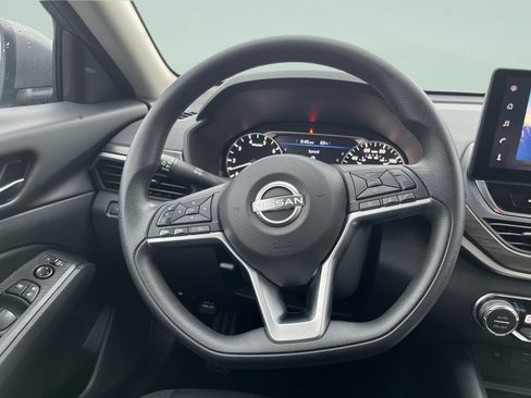 Used 2025 Nissan Altima 2.5 SV w/ SV Special Edition Package FWD image 25