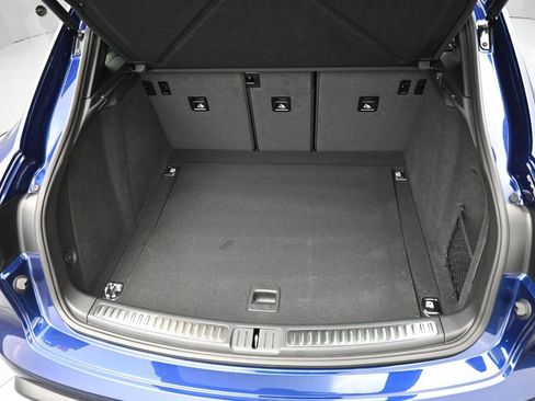 Certified 2025 Porsche Macan image 33
